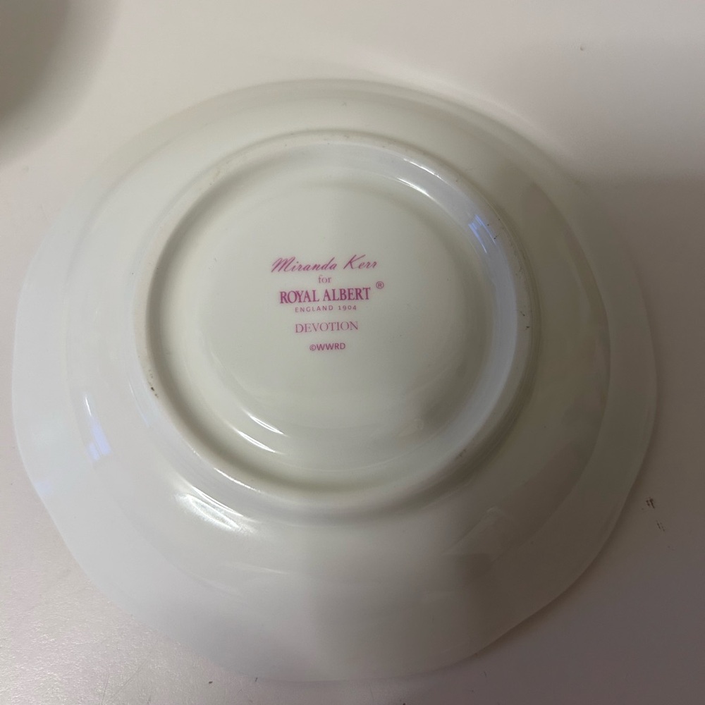 Royal Albert by Miranda Kerr ‘Devotion’  Pink  Floral Tea Up a Saucer - Picture 6 of 7